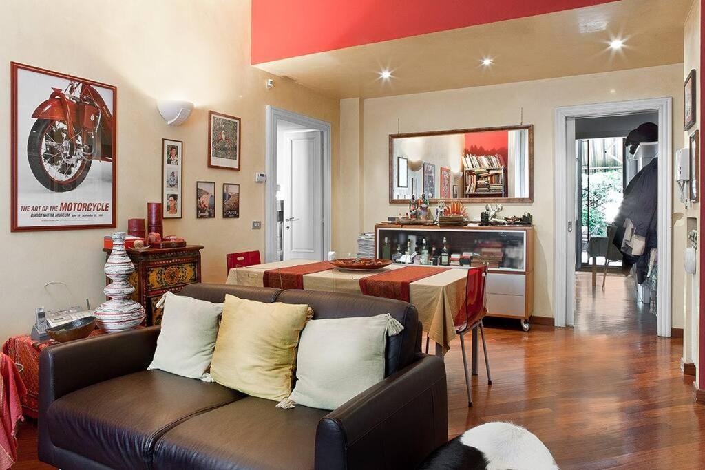 Apartment With Terrace In Central Milaan Buitenkant foto