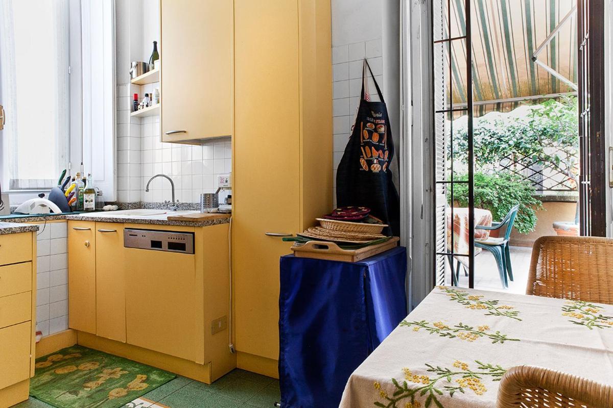 Apartment With Terrace In Central Milaan Buitenkant foto